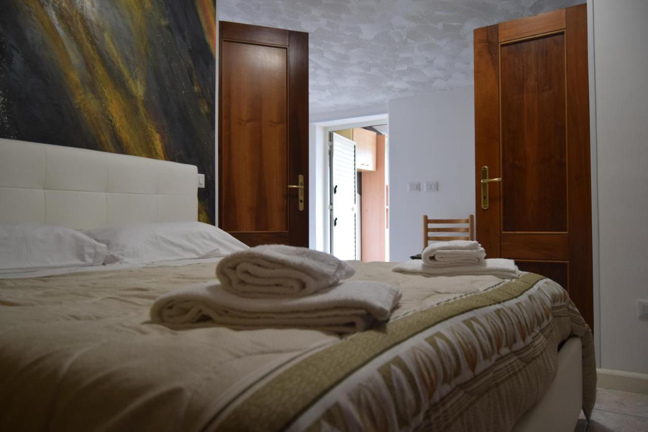 B&B La Terrazza Montalbano Elicona Bagian luar foto